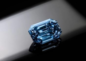 Le diamant bleu le plus gros et le plus précieux à vendre aux enchères 14 Le diamant bleu le plus gros et le plus précieux à vendre aux enchères