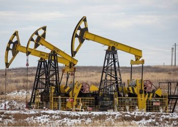 أسعار النفط تقفز مجددا بفعل بحث حظره من روسيا
