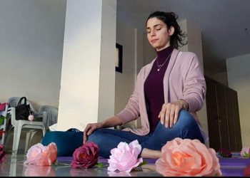 Palestinian girl creates hope, positive energy from yoga in Gaza
