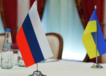 Ukraine warns: Do not eat or drink during peace talks