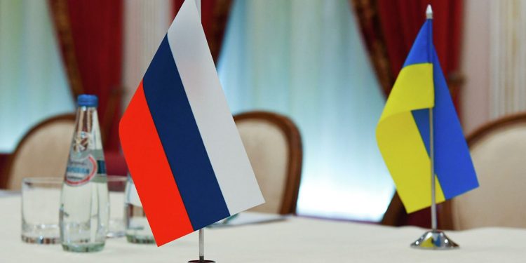 Ukraine warns: Do not eat or drink during peace talks