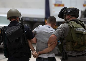 IOF kidnaps 25 Palestinians during violent arrest campaigns in West Bank