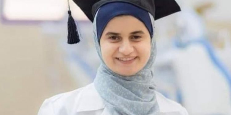 وفاة الطبيبة خلود المشهراوي أثناء صلاة الفجر