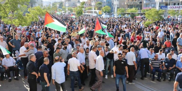 الحكومة تجتمع بممثلين عن حراك "بدنا نعيش" لبحث حلول الأزمة