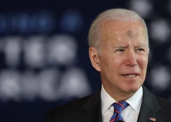 بايدن يحذر من هجمات إلكترونية روسية محتملة ضد الولايات المتحدة