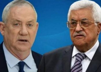 غانتس يهاتف محمود عباس ويقدم له التهنئة بحلول شهر "رمضان"