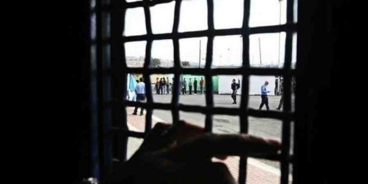 Palestinian administrative inmates remain to boycott Israeli courts