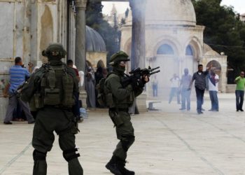 إصابات واعتقالات خلال اقتحام الاحتلال ومستوطنيه الأقصى