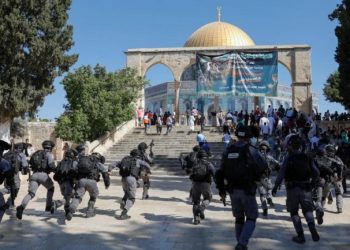 صحيفة: الجمعة الاخيرة من رمضان قد تقلب الموازين في اتجاه التصعيد حال تطورت الأوضاع