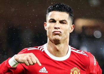 وفاة أحد توأمي رونالدو أثناء الولادة