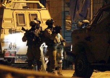 الاحتلال يعتقل 5 فلسطينيين في الضفة والقدس