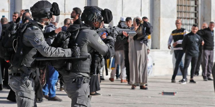 الجزائر تدين "الاعتداءات الخطيرة" على المسجد الأقصى والمصلين فيه