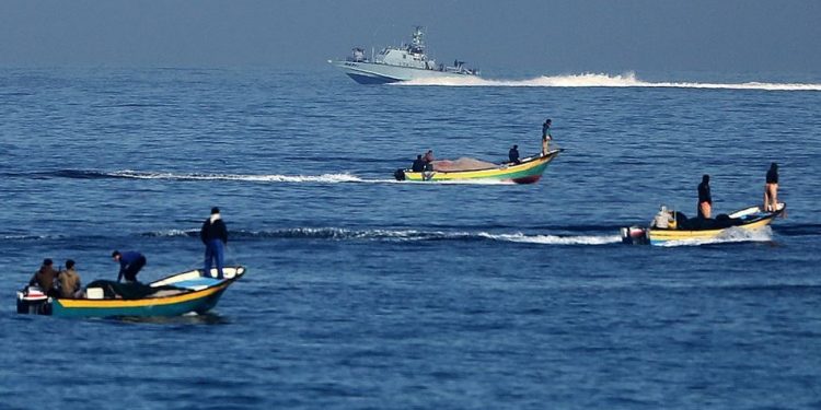 Israeli navy opens fire, water hoses at Gaza fishermen