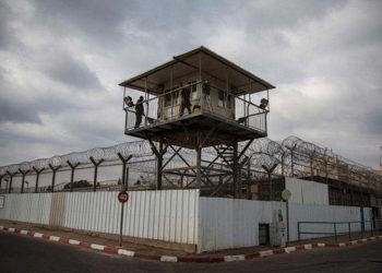 500 معتقل إداري يواصلون مقاطعة محاكم الاحتلال لليوم الـ 99