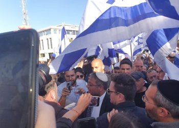 المتطرف بن غفير يصل إلى ساحة صفرا في القدس المحتلة للمشاركة بمسيرة الأعلام