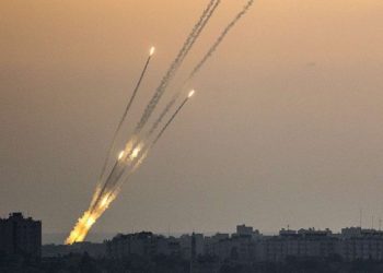 المقاومة تطلق رشقة صاروخية من قطاع غزة تجاه مستوطنات الغلاف