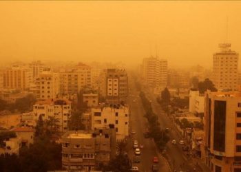 عاصفة رملية تجتاح الأراضي الفلسطينية