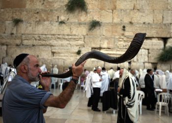 "منظمات الهيكل" تدعو لاقتحام جماعي للأقصى من الأحد وحتى الخميس