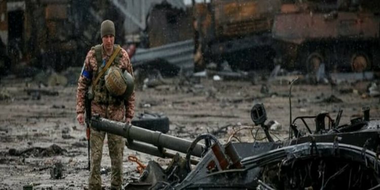US, EU plan Russia sanctions as Ukraine warns of more civilian deaths