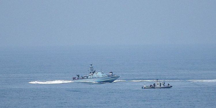 Israeli navy attacks Palestinian fishermen