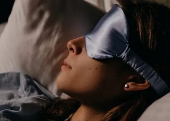 Sleeping in light has dangerous risks