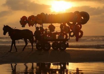 الطقس: أجواء غائمة وحارة