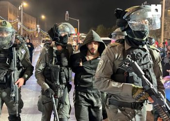 الاحتلال يعتقل 6 مقدسيين في باب العامود