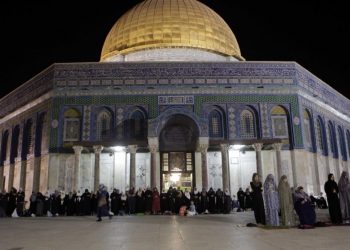 دعواتٌ مقدسية لمواصلة الاعتكاف بالأقصى حتى نهاية رمضان