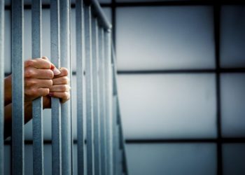 المعتقلون الإداريون يوصلون مقاطع محاكم الاحتلال لليوم الـ 93