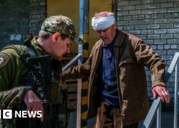 Ukrainian troops could quit Severodonetsk amid Russian advance