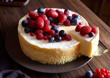 تشيز كيك بالتوت البري