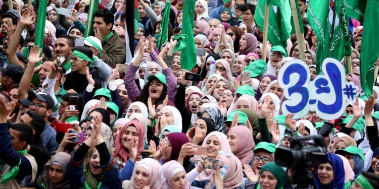 حماس: انتصار "الكتلة الإسلامية" في بيرزيت يؤكد دعم شعبنا لخيار المقاومة