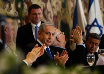 استطلاع للرأي يظهر انهيار الائتلاف الحاكم وعودة نتنياهو