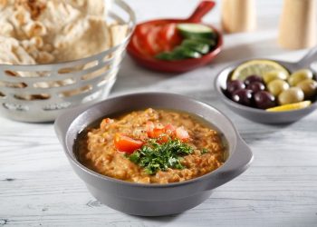 فول بالجبنة