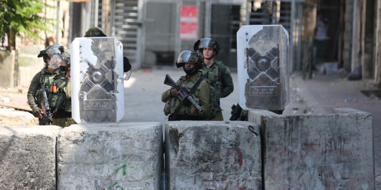 IOF chases, shoots Palestinian workers in northern West Bank