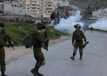 الاحتلال يحاصر منزل في مخيم جنين واشتباكات مسلحة مع مقاتلين