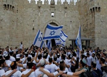 يديعوت: اتفاق إسرائيلي على مسيرة الأعلام