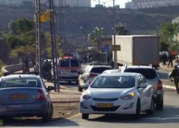 الاحتلال يصيب فلسطينياً بزعم محاولته مهاجمة سيارة للمستوطنين قرب (بيت إيل)