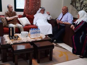 شاهد.. السفير العمادي يزور عائلة الأسير محمد الحلبي