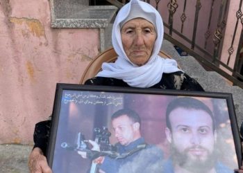 حماس تقدم تعازيها في وفاة والدة الأسير يعقوب قدري