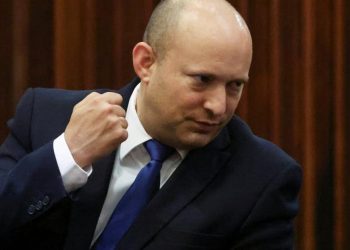 حكومة بينت على حافة الانهيار