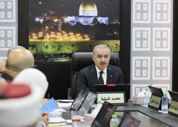 اشتية: إسرائيل تجاوزت الخطوط الحمراء بعدوانها المتكرر على الأقصى والقدس