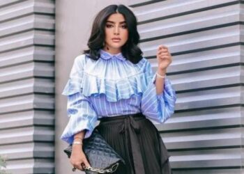 شاهد بالفيديو.. بثينة الرئيسي توثق لحظة تعثرها وسقوطها وهذا ما علقت به