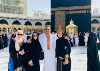 رامي صبري ينشر أول صورة لطفليه التوأمين: أحدهم شبهه والآخر نسخة من والدته