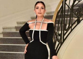 منى زكي تحتفل بانتهاء تصوير القاهرة مكة وتوجّه الشكر لهاني خليفة