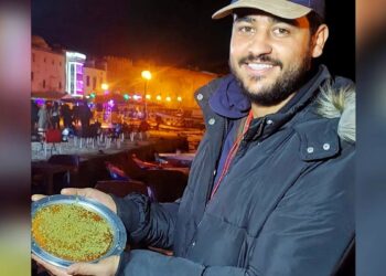 "الكنافة" تحول طالبا فلسطينيا إلى "نجم" في تونس