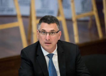 وزير العدل الإسرائيلي ينفي الاتصال بحزب الليكود لتشكيل حكومة جديدة