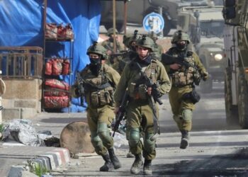 اعتقل جيش الاحتلال فتى فلسطينيا أصيب بجروح في مدينة بيت لحم