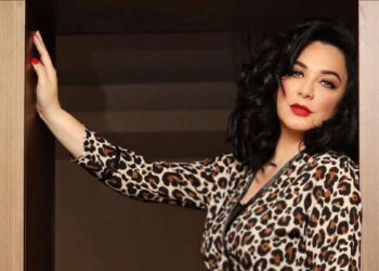 سلاف فواخرجي تعاتب الفنانين والصحفيين لعدم دعمها ضد كاريس بشار