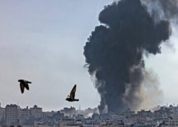 فيديو: الطيران الحربي الإسرائيلي يستهدف مناطق المقاومة في غزة